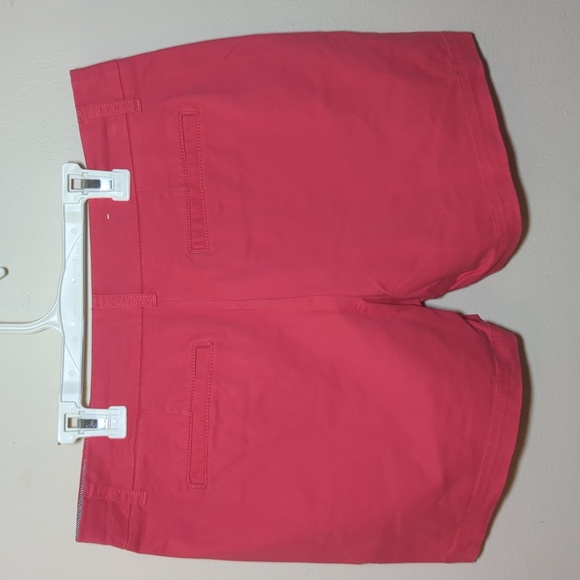 Crown & Ivy Solid Pink Shorts with 4.5" inseam Women's Size 8 - Picture 2 of 4